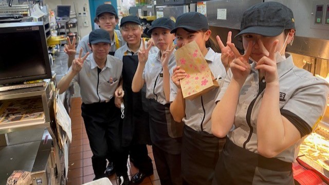 マクドナルド国領マルエツ店 アルバイト募集情報1