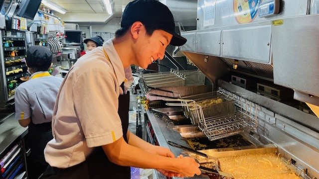 マクドナルド呉れんが通り店 アルバイト募集情報1